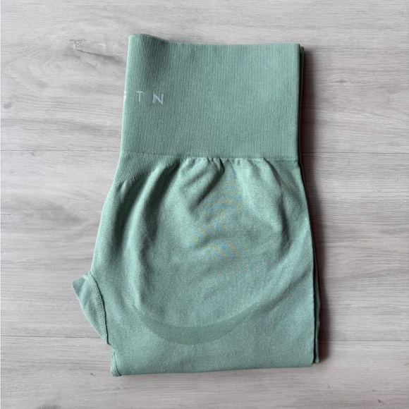 Mint Green High-Waisted Leggings - Picture 10 of 12